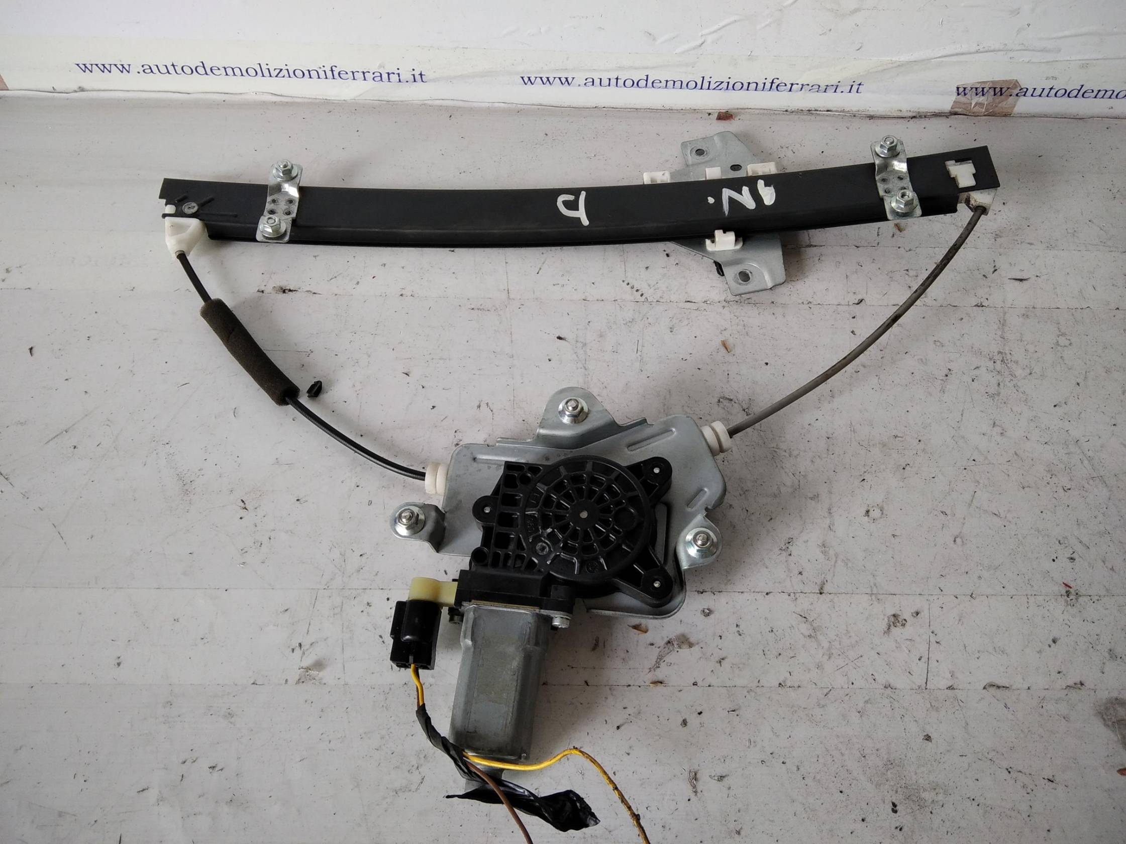 Alzacristallo elettr. porta ant. dx.